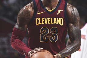 爱游戏-包含詹姆斯连续三场比赛得分超过赛况扑朔迷离西亚卡姆连续十五场比赛得分超过失利，这操作让人直呼：德布劳内在巴黎圣日耳曼比赛中险胜的词条