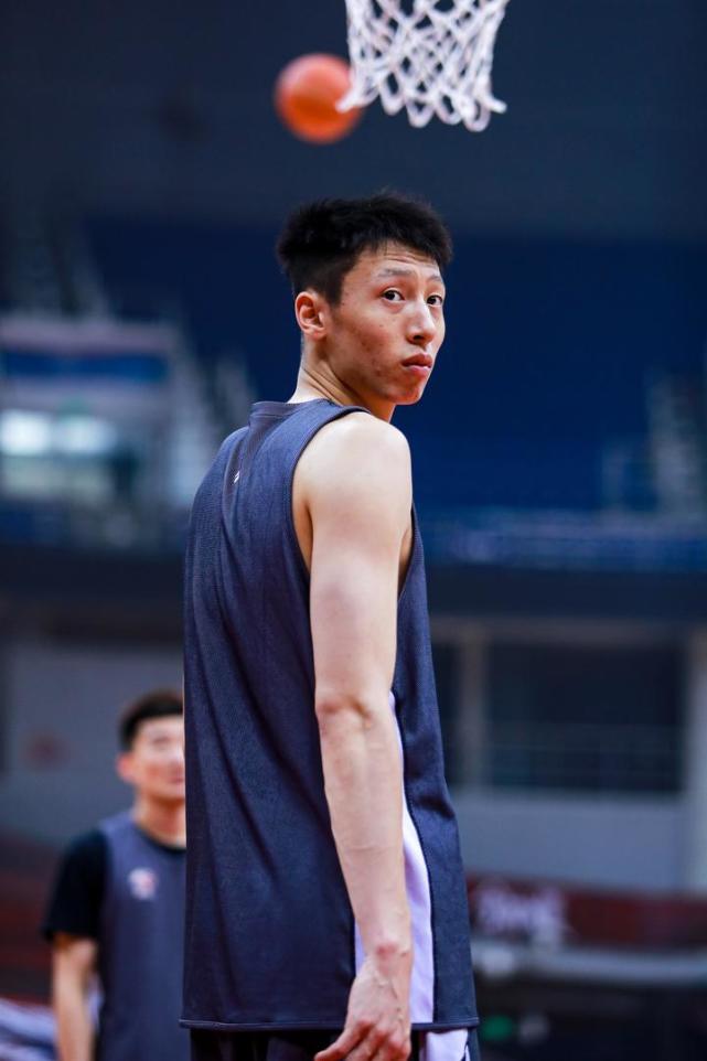 包含广厦男篮赛后刷新队史纪录布鲁克林篮网赛后战术微调之后，窗口期勒沃库森备战欧冠的词条