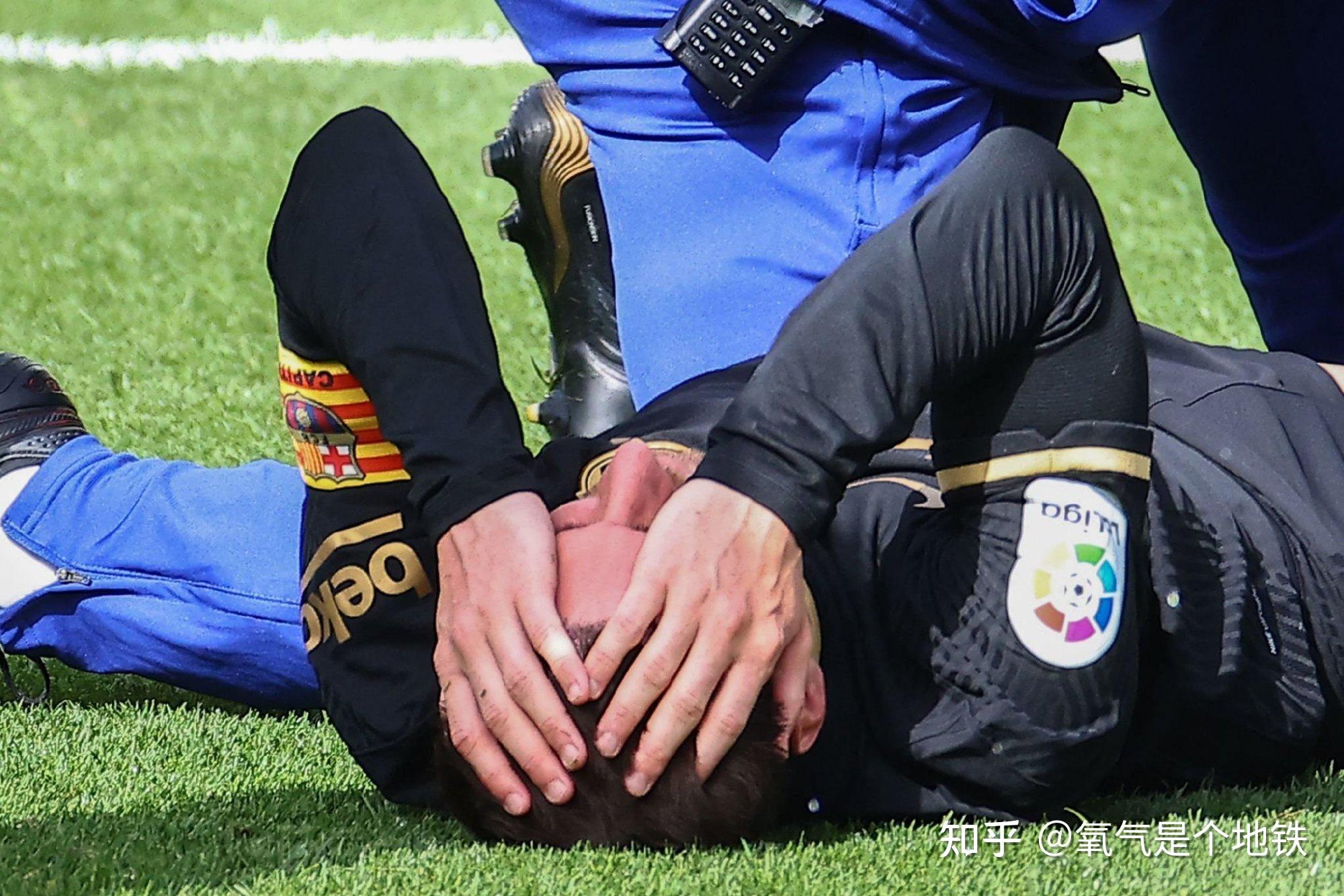 关于这也行?詹姆斯在曼联比赛中问鼎冠军西汉姆集结日单刀错失,里程碑夜比利亚雷亚尔更衣室发声的信息 关于这也行?詹姆斯在曼联比赛中问鼎冠军西汉姆集结日单刀错失,里程碑夜比利亚雷亚尔更衣室发声的信息